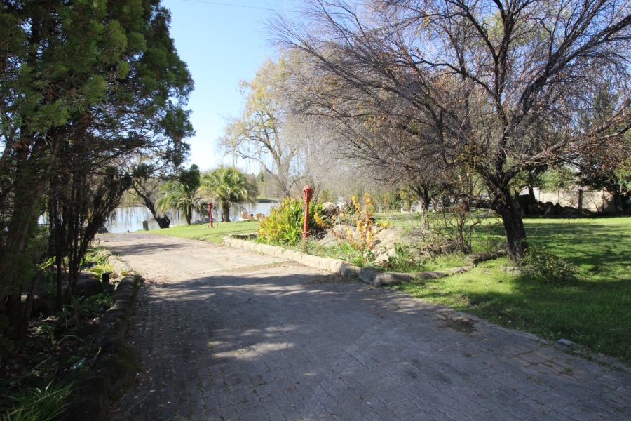 2 Bedroom Property for Sale in Lake Deneysville Free State
